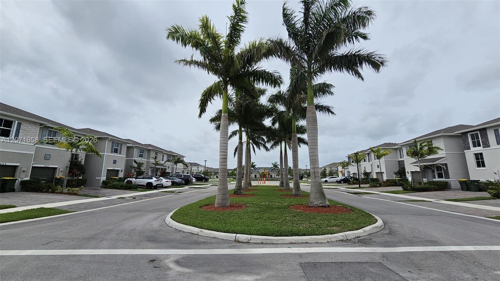 Ver detalles 1677 4 / 3 1826 sq. ft. $ 2026-08-14 0 foto