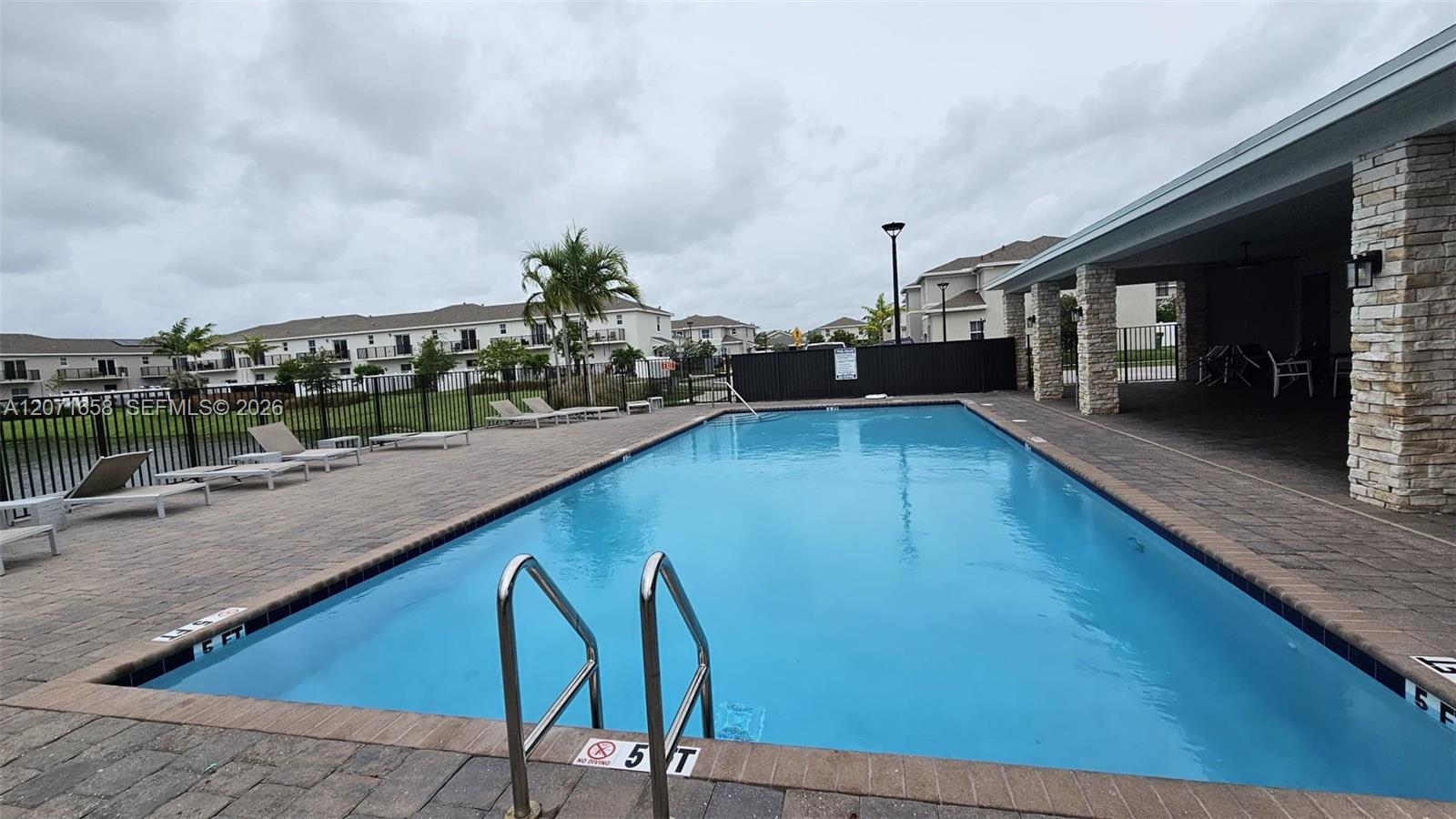 Ver detalles 1677 4 / 3 1826 sq. ft. $ 2026-08-14 0 foto