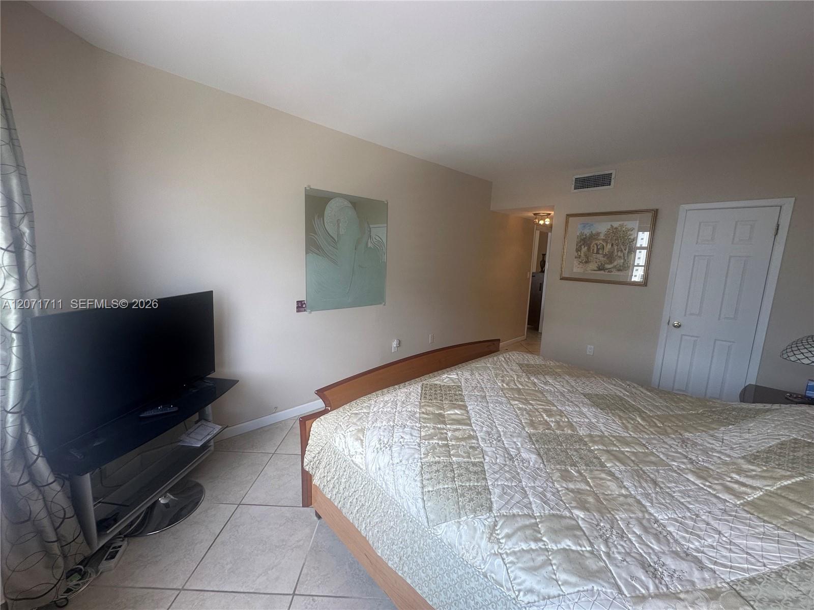 12B 1 / 2 870 sq. ft. $ 2026-08-14 0 Photo