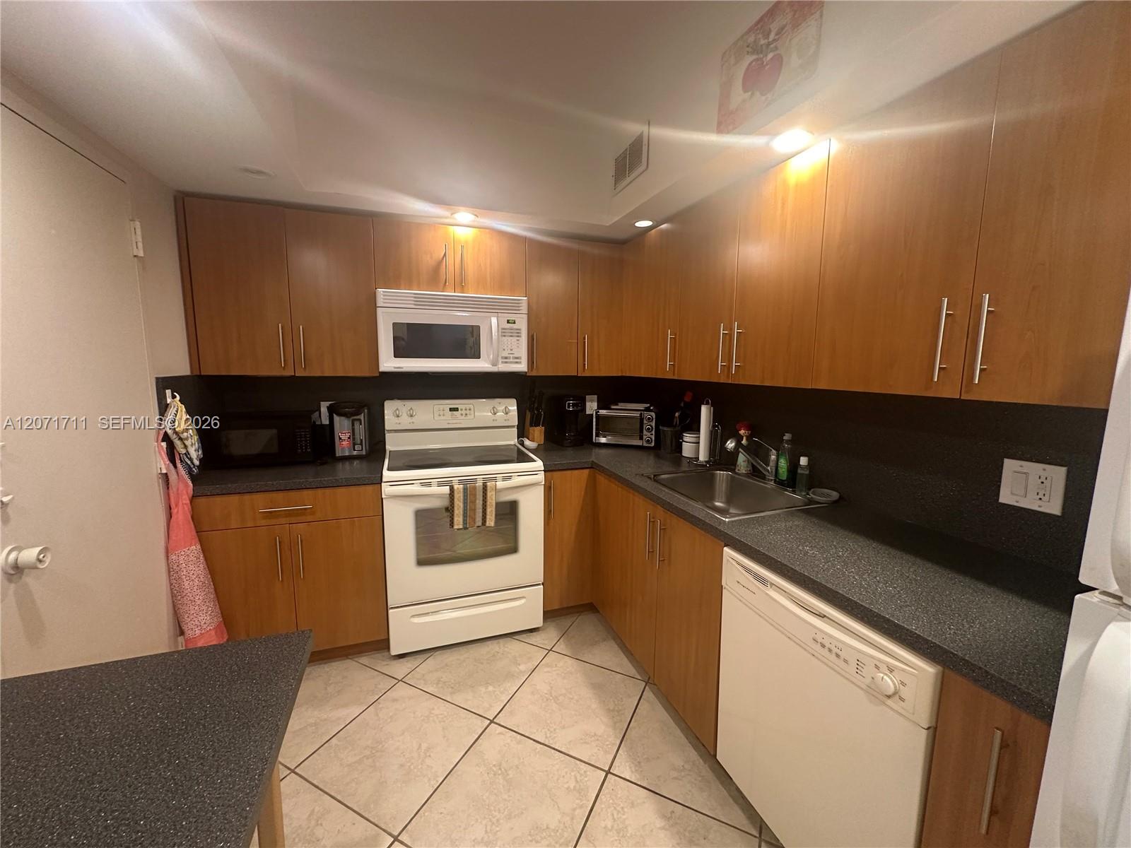 12B 1 / 2 870 sq. ft. $ 2026-08-14 0 Photo