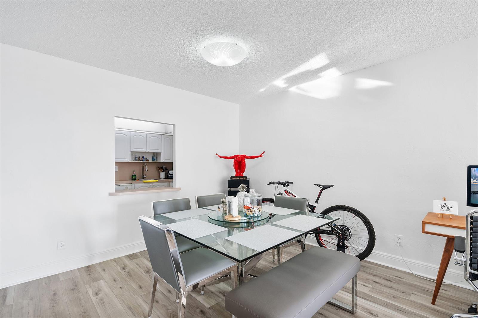 Photo of 19380 Collins  #523, Sunny Isles Beach, Florida, 33160 - Spacious area with natural light