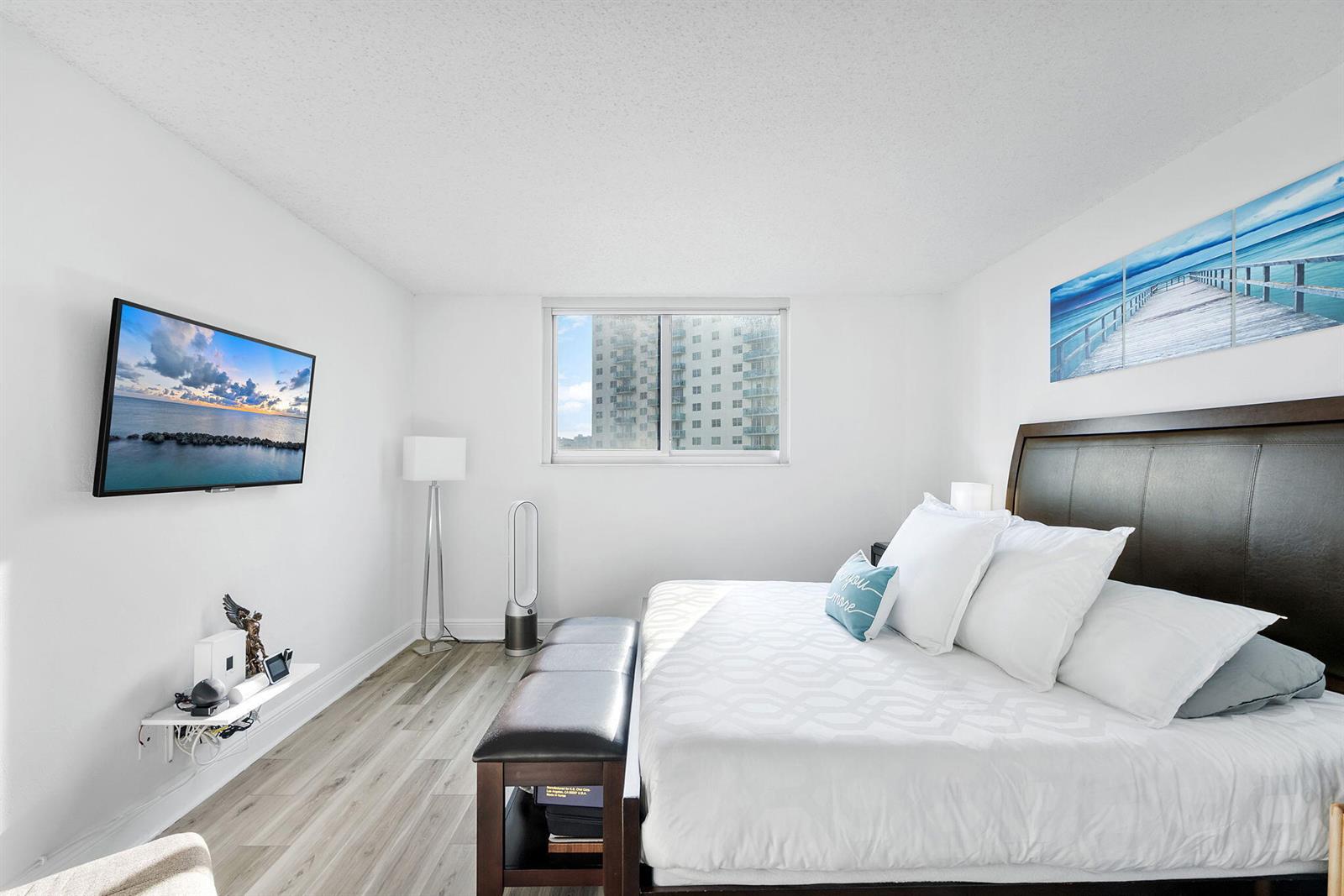 Photo of 19380 Collins  #523, Sunny Isles Beach, Florida, 33160 - Bedroom entry view