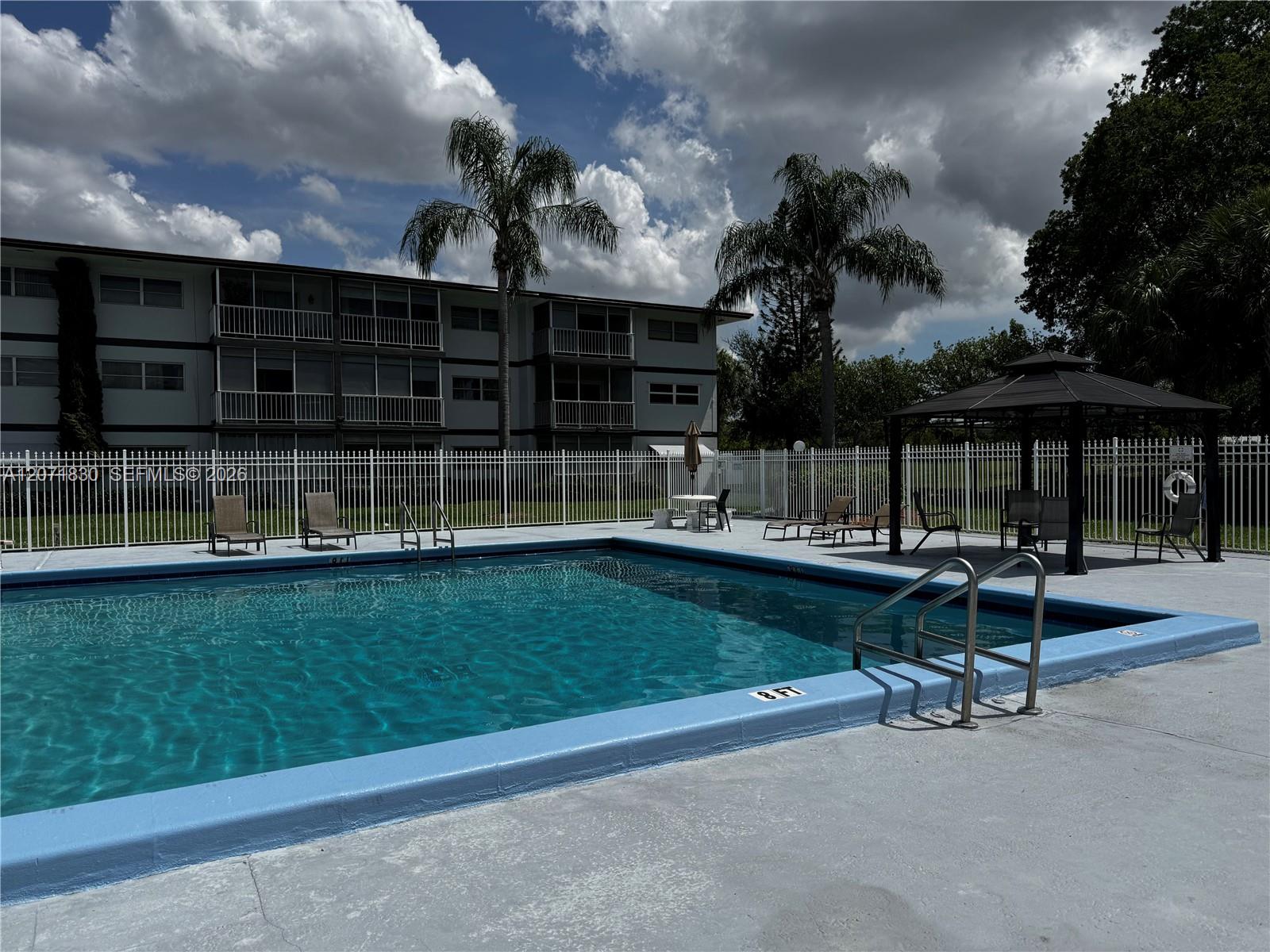 Ver detalles 214 2 / 2 899 sq. ft. $ 2026-08-15 0 foto