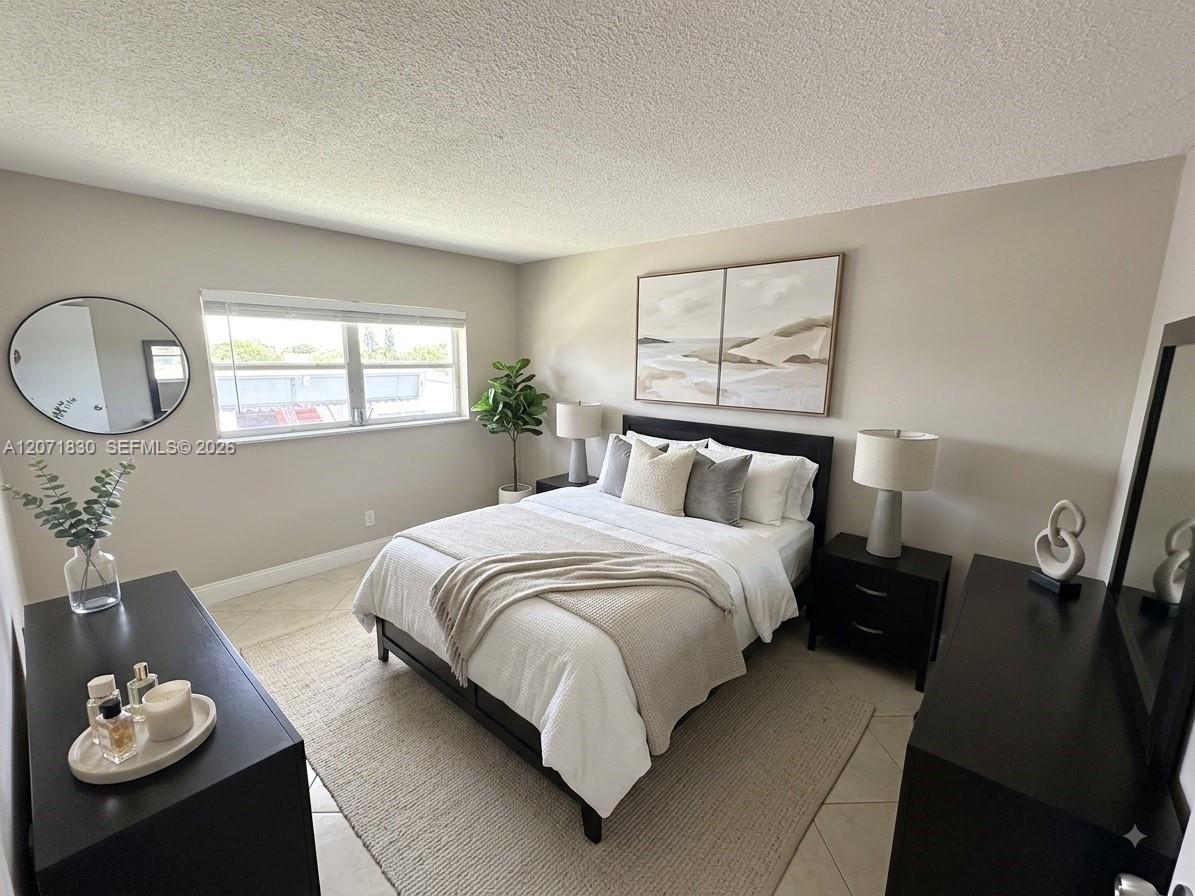 Ver detalles 214 2 / 2 899 sq. ft. $ 2026-08-15 0 foto