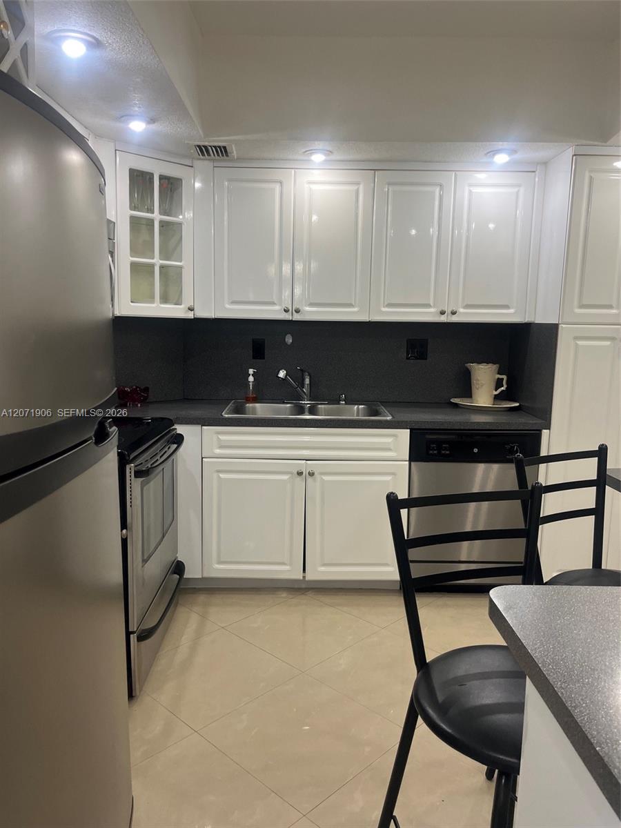 1707 2 / 2 1350 sq. ft. $ 2026-08-15 0 Photo