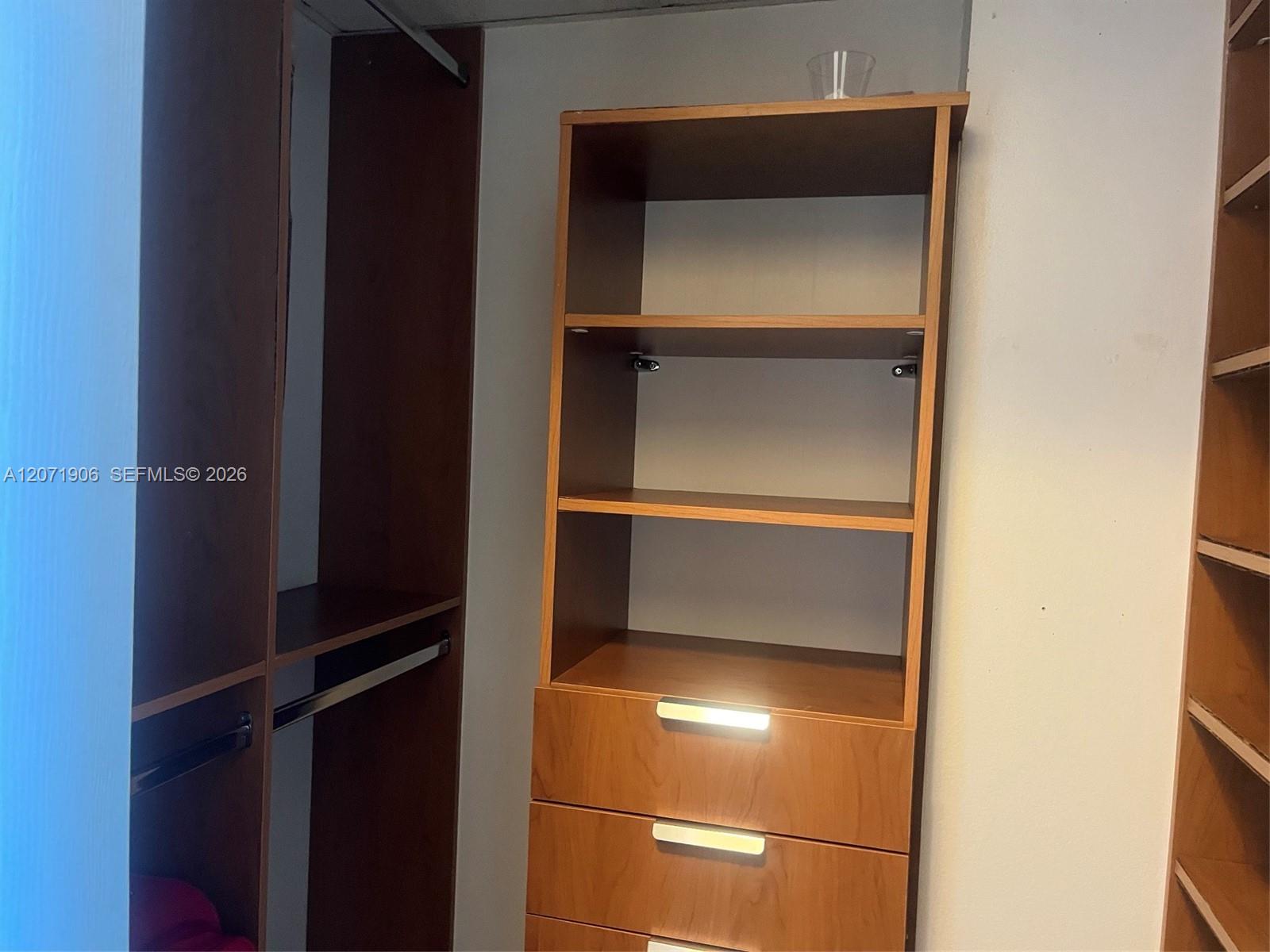 1707 2 / 2 1350 sq. ft. $ 2026-08-15 0 Photo