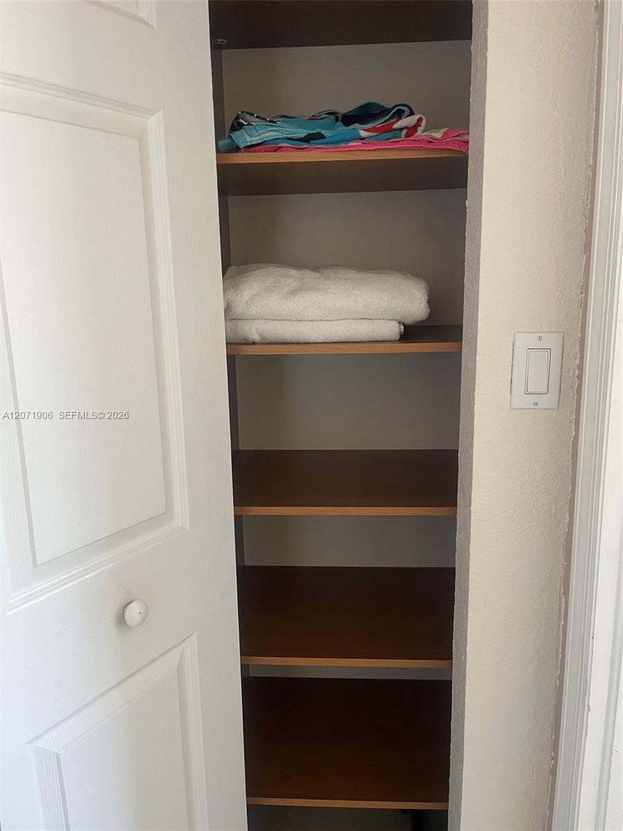 1707 2 / 2 1350 sq. ft. $ 2026-08-15 0 Photo