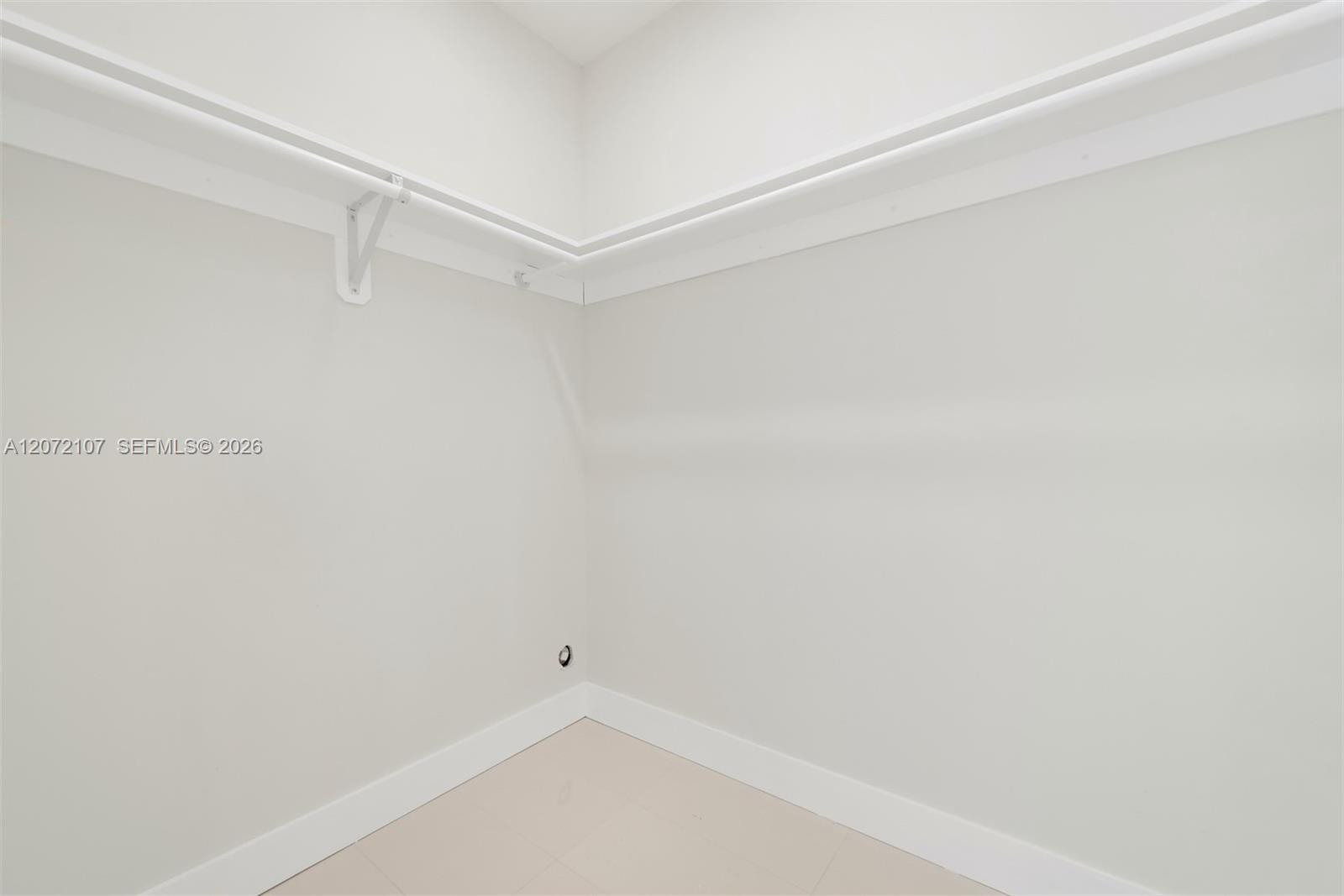See details / 1810 sq. ft. $ 2026-08-16 0 Photo