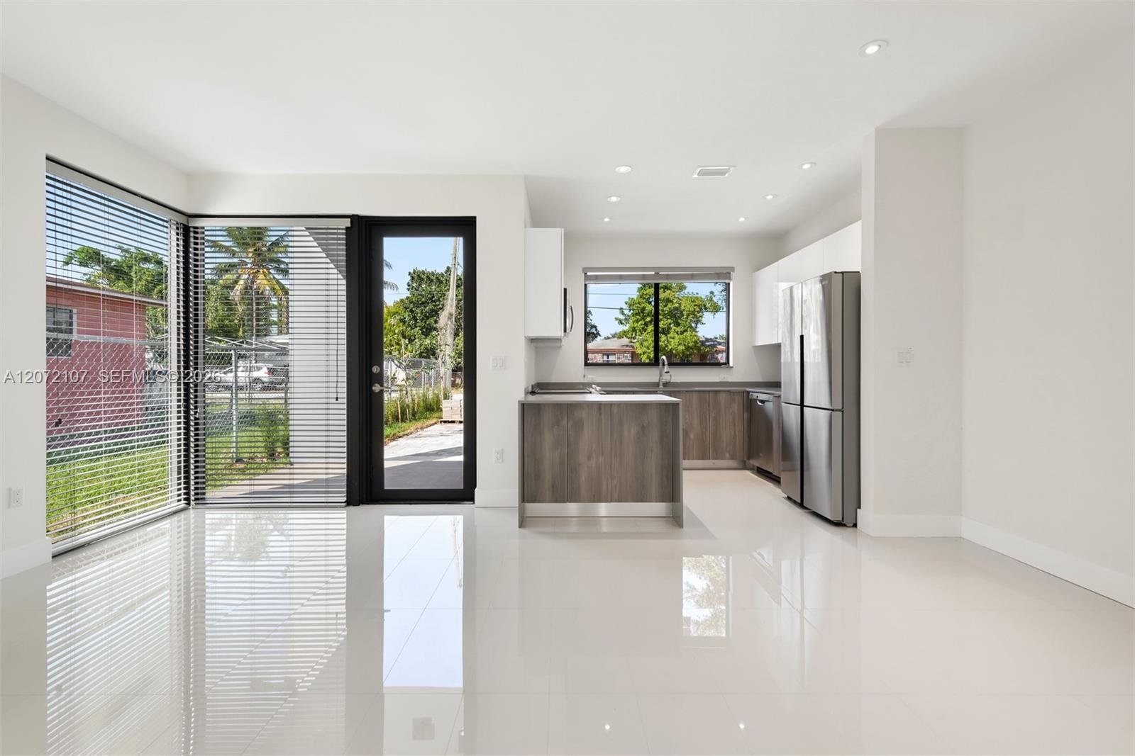 See details / 1810 sq. ft. $ 2026-08-16 0 Photo