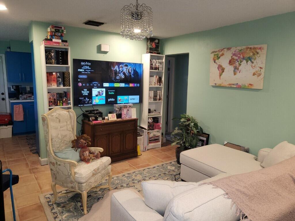 See details 1-2 / 0 1869 sq. ft. $ 2026-08-17 0 Photo
