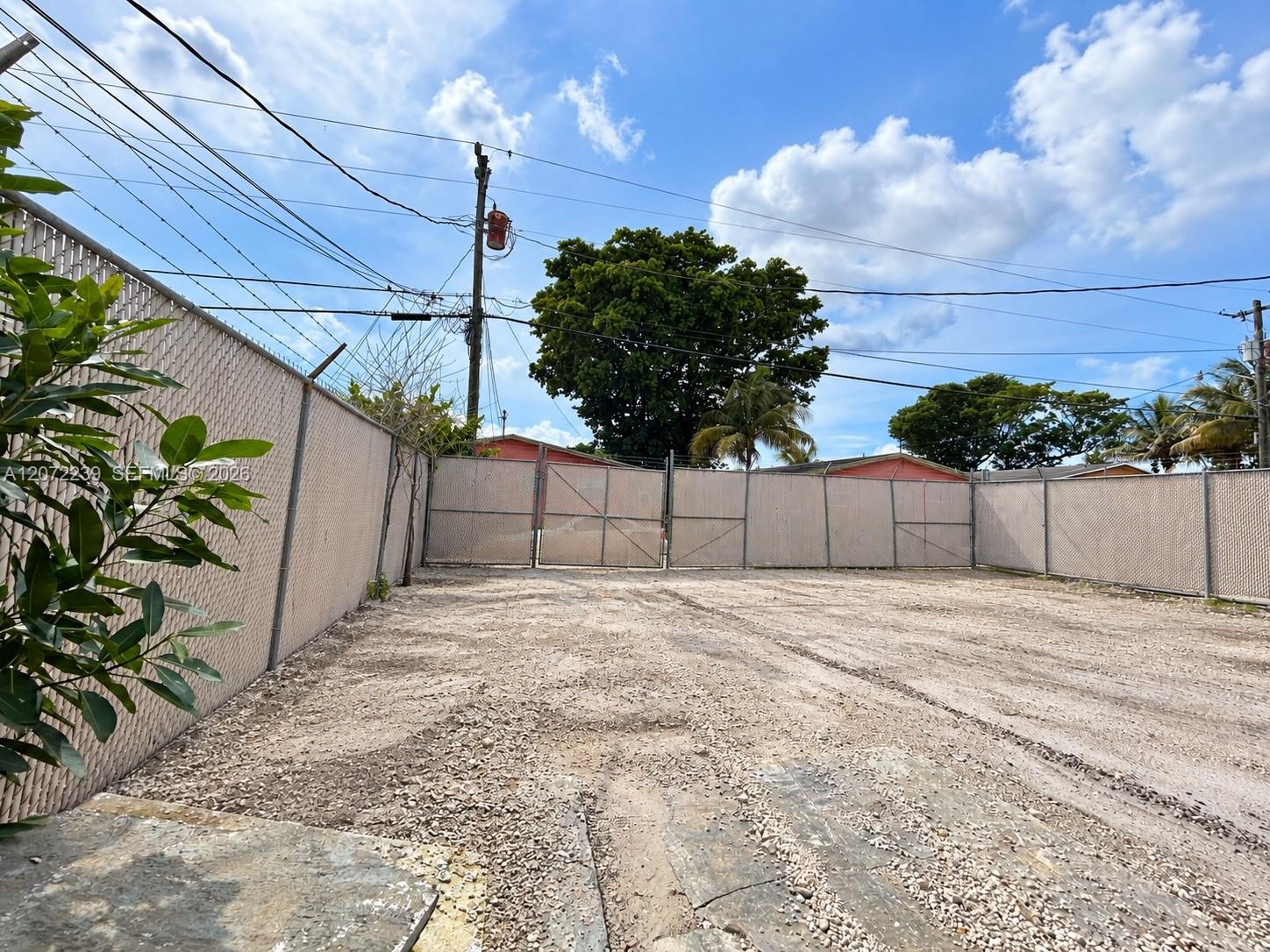   /   sq. ft. $ 2026-09-23 0 foto