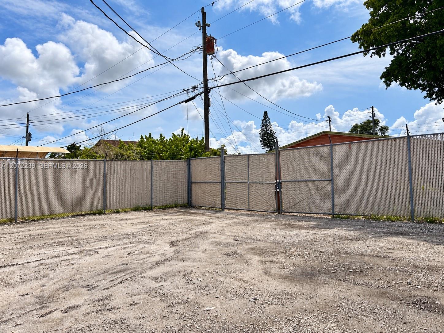   /   sq. ft. $ 2026-09-23 0 foto