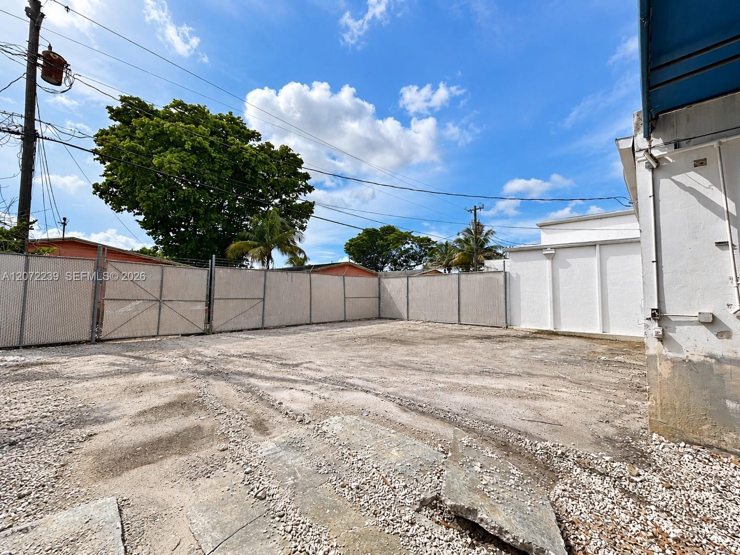   /   sq. ft. $ 2026-09-23 0 foto