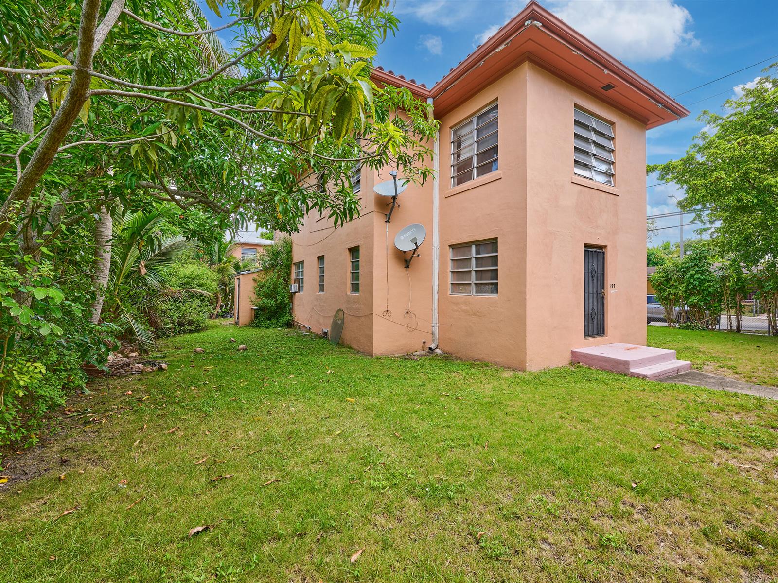 See details / 0 2483 sq. ft. $ 2026-09-07 0 Photo