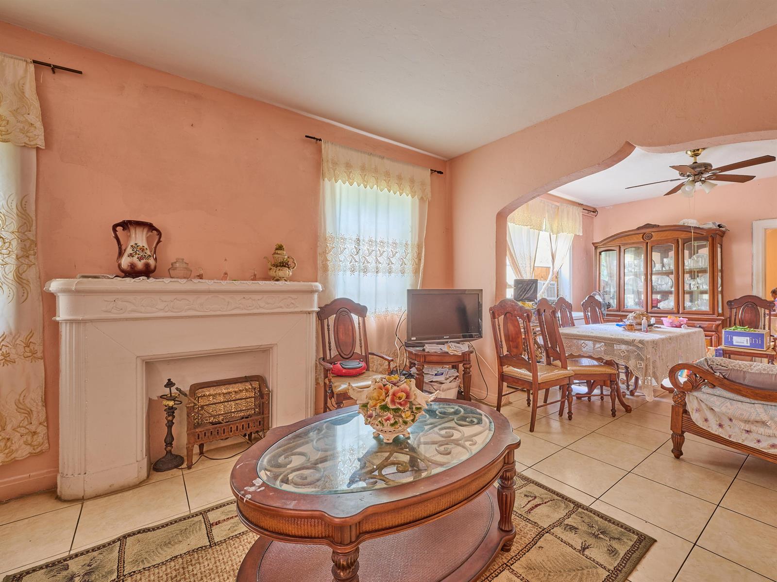 See details / 0 2483 sq. ft. $ 2026-09-07 0 Photo