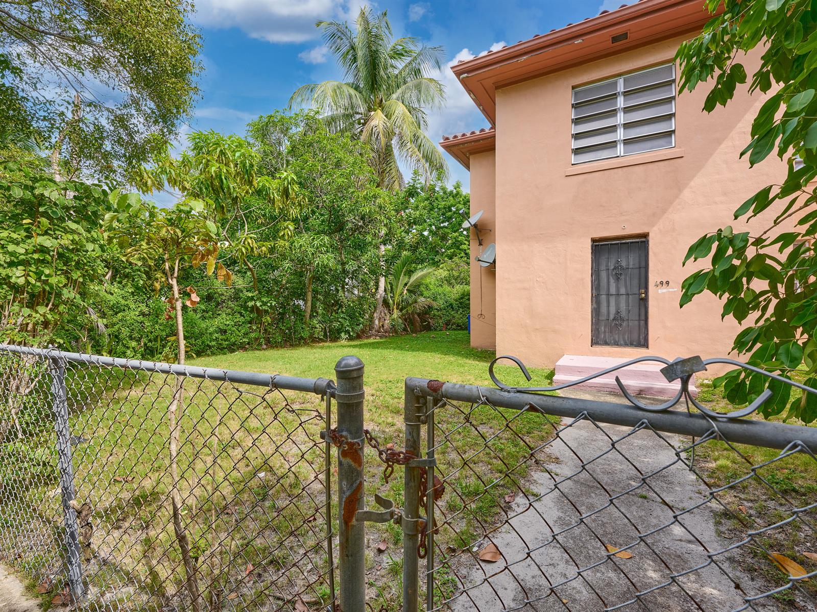See details / 0 2483 sq. ft. $ 2026-09-07 0 Photo