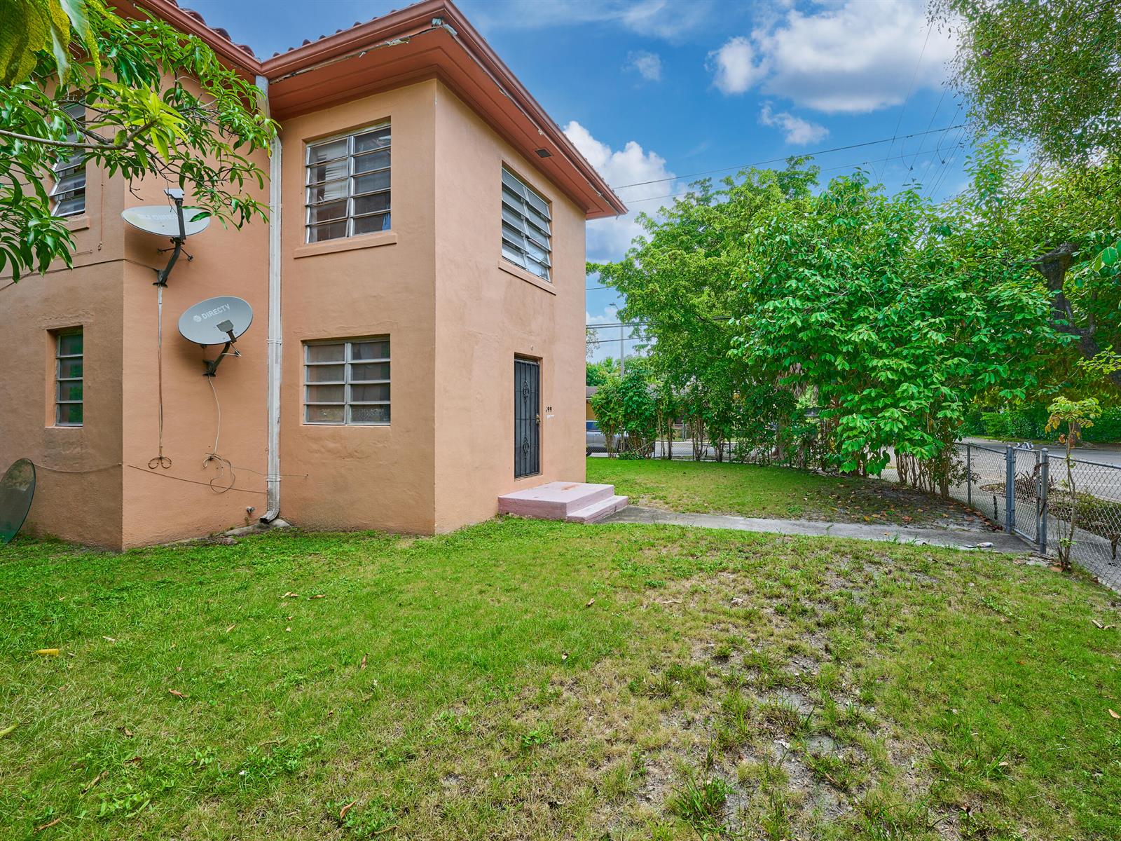 See details / 0 2483 sq. ft. $ 2026-09-07 0 Photo
