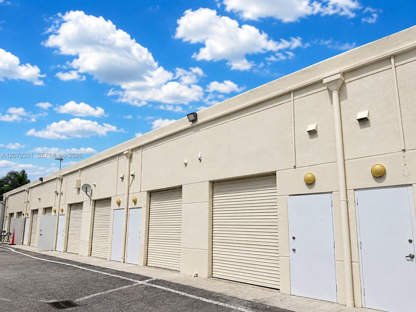 113  /   sq. ft. $ 2026-08-17 0 foto