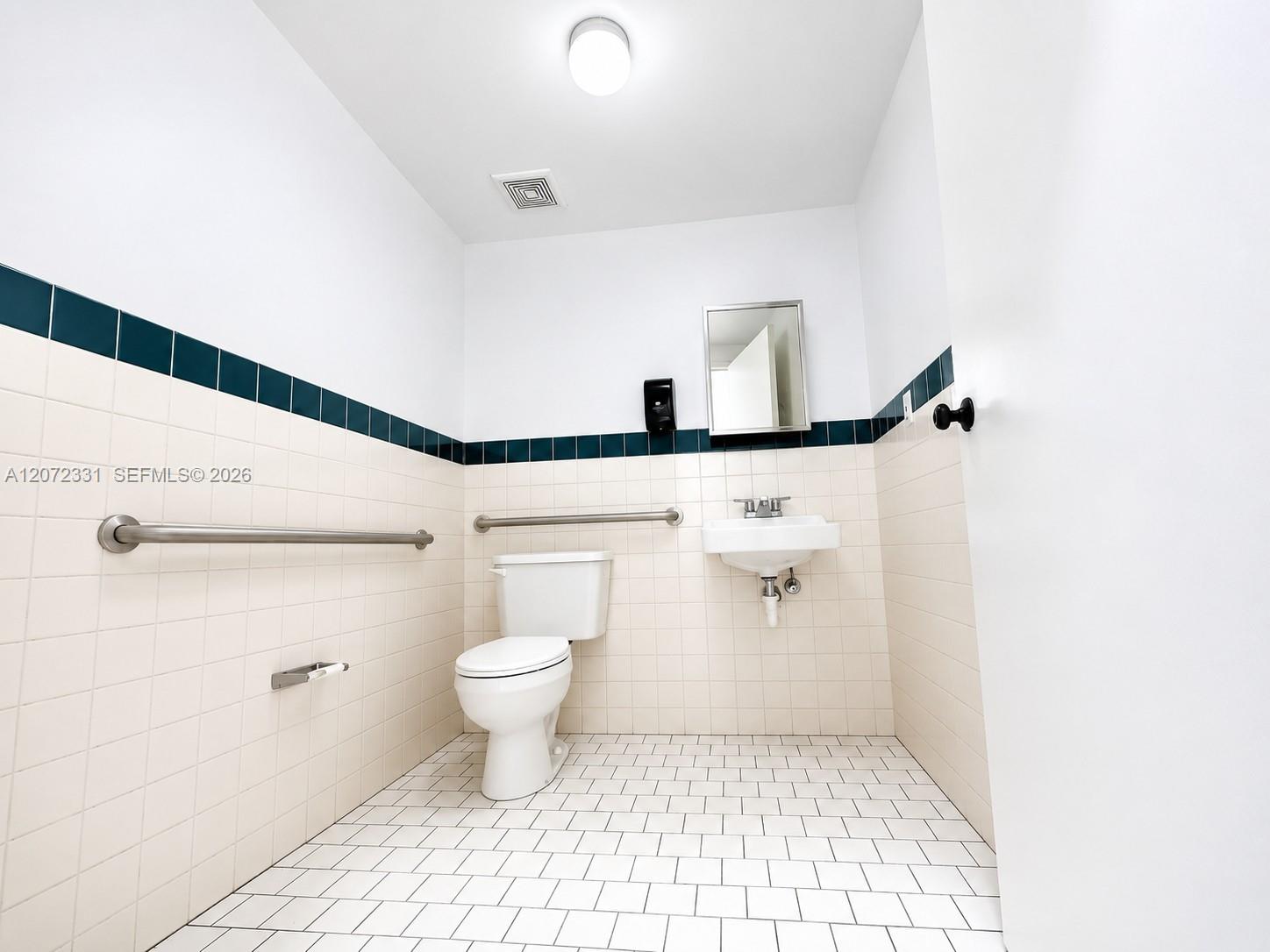 113  /   sq. ft. $ 2026-08-17 0 foto