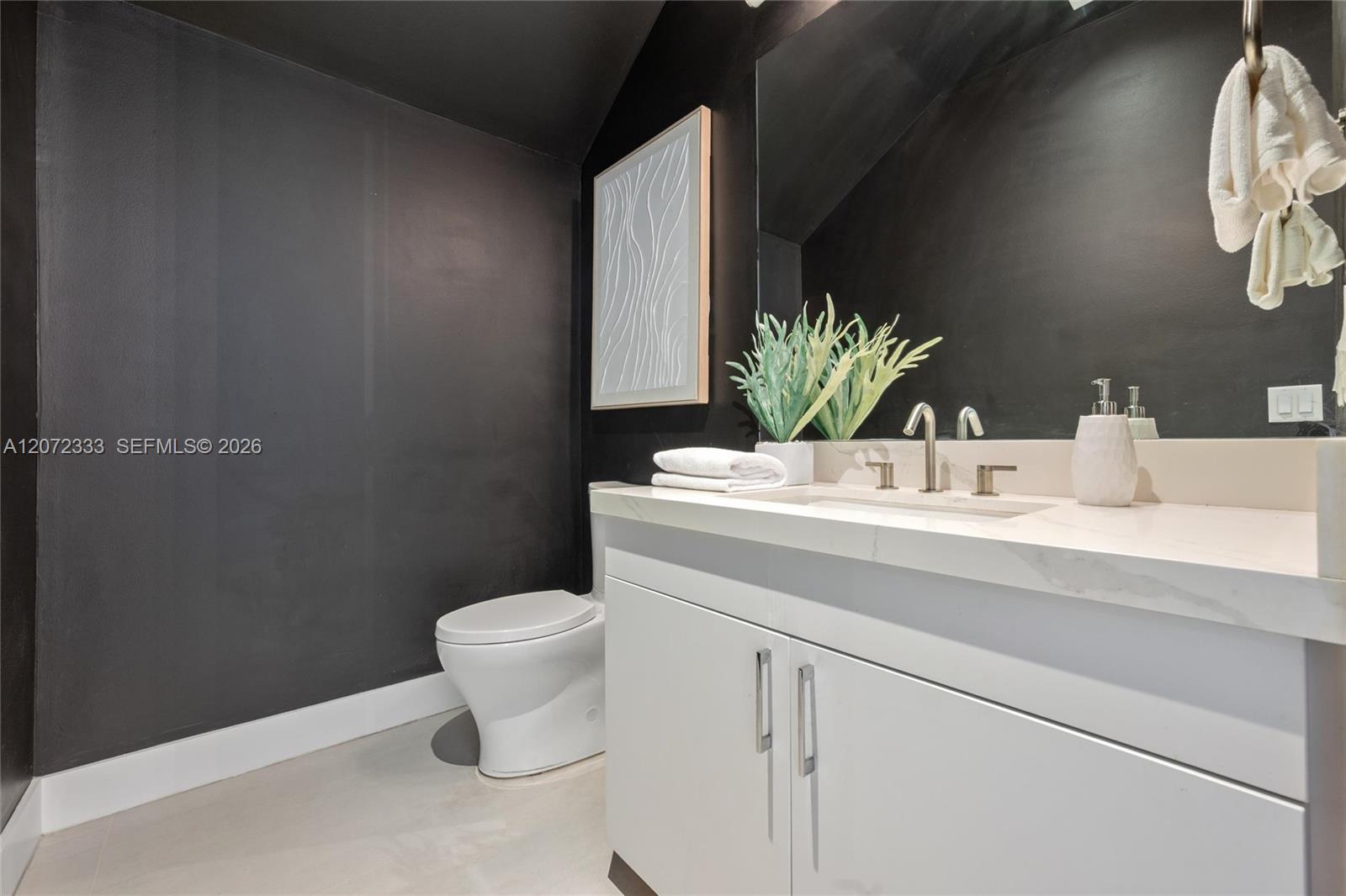   /  5328 sq. ft. $ 2026-08-17 0 foto