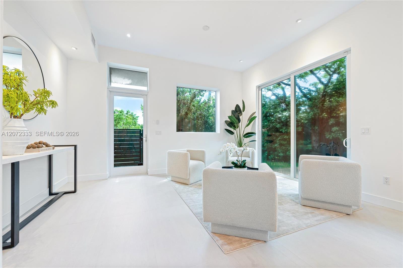   /  5328 sq. ft. $ 2026-08-17 0 foto