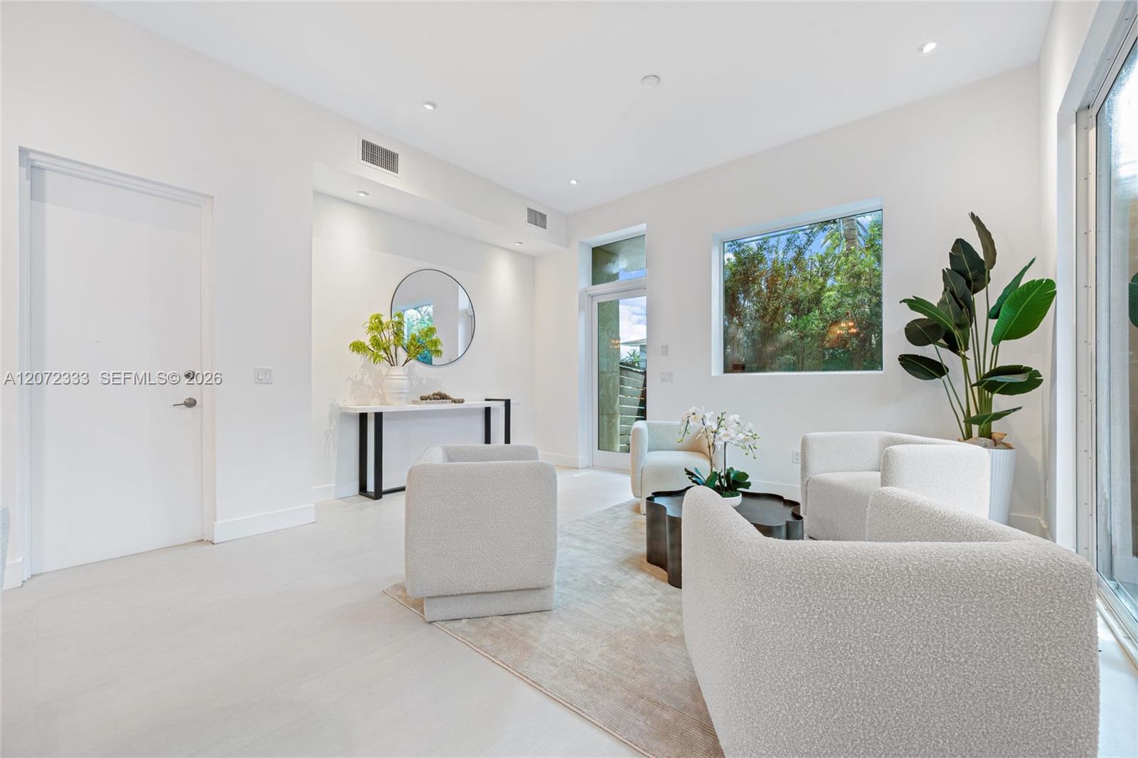   /  5328 sq. ft. $ 2026-08-17 0 foto