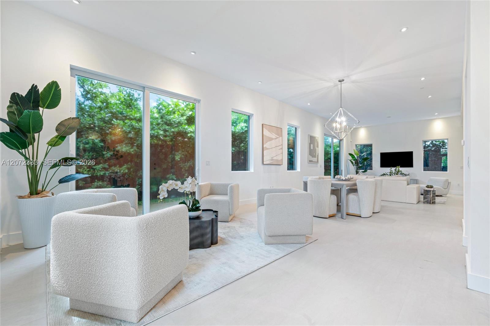   /  5328 sq. ft. $ 2026-08-17 0 foto