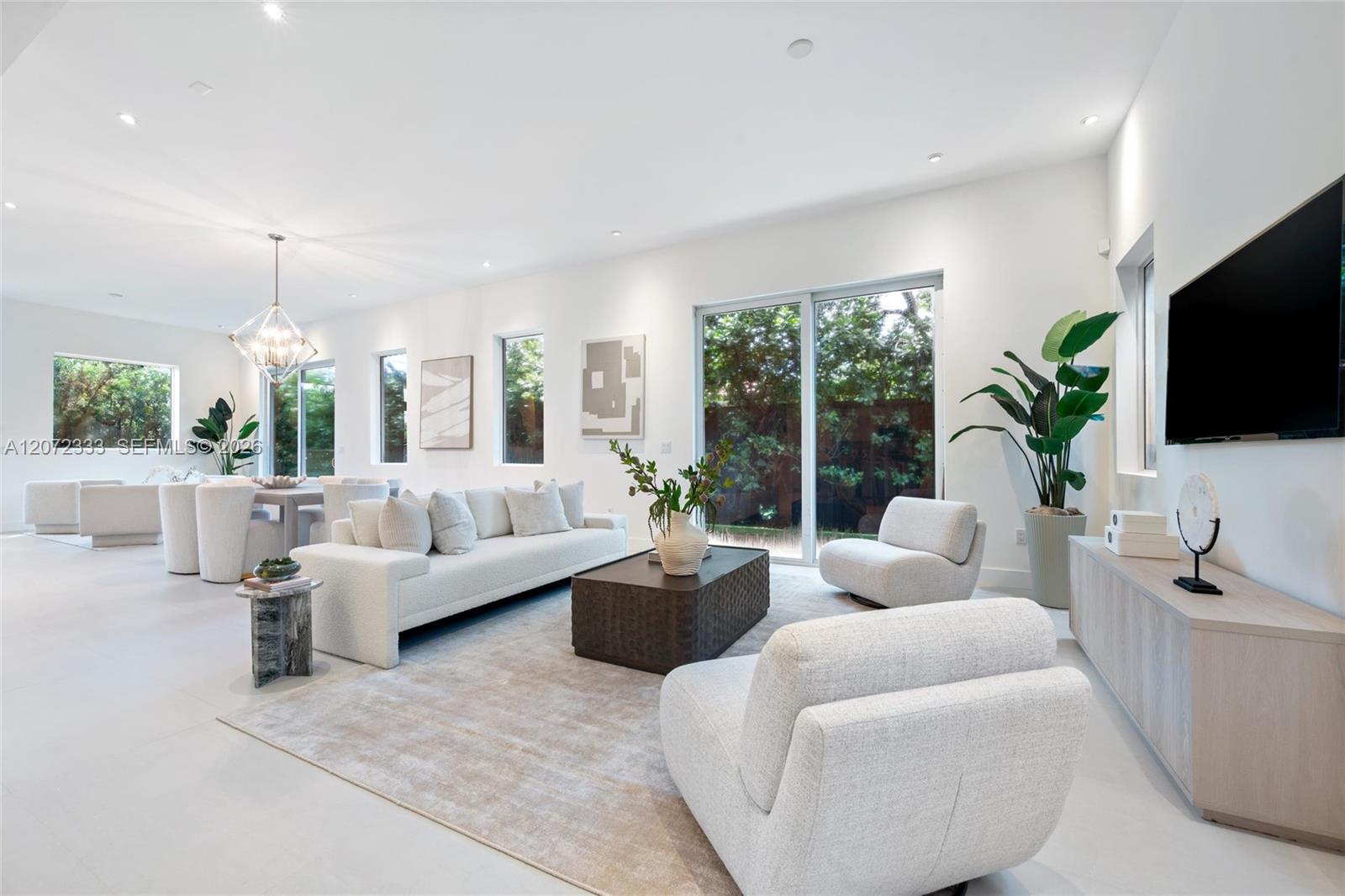   /  5328 sq. ft. $ 2026-08-17 0 foto