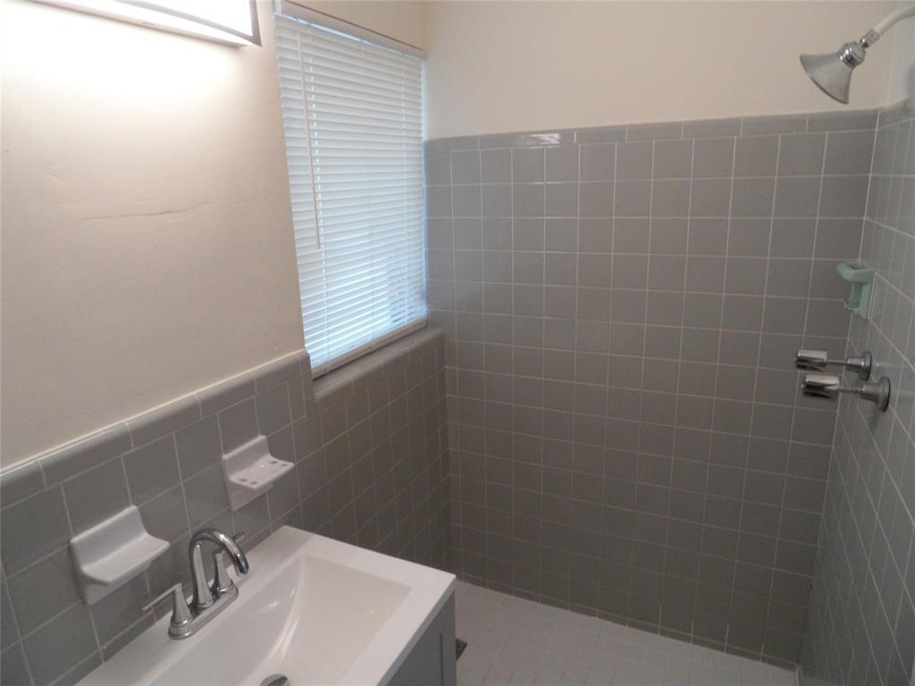 1-4  / 0 2499 sq. ft. $ 2026-09-07 0 Photo
