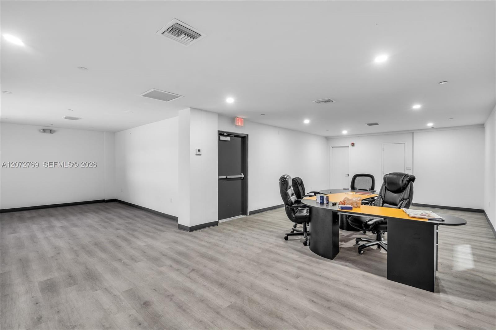 Ver detalles / sq. ft. $ 2026-08-17 0 foto