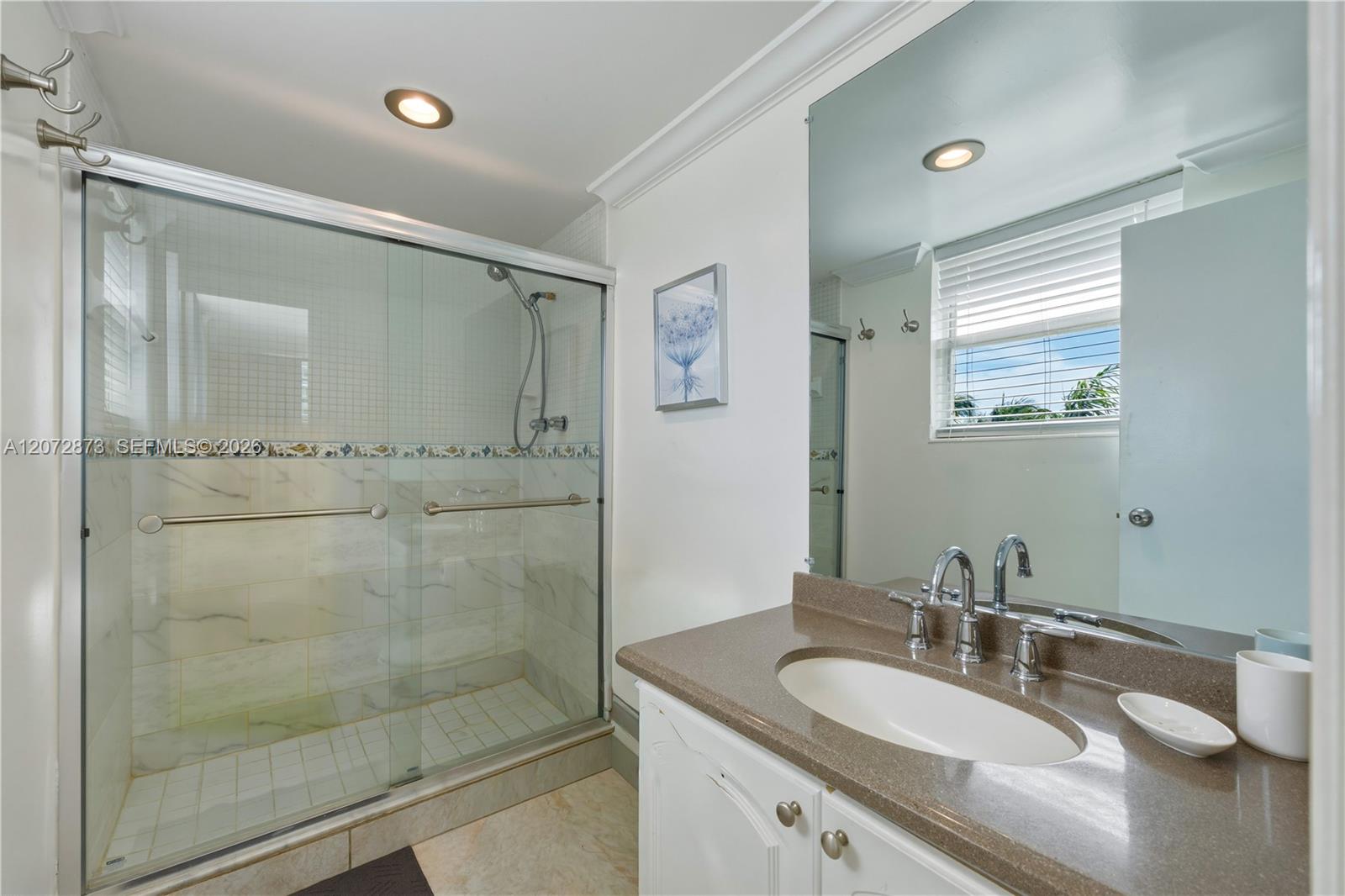 Photo of 3901 Ocean Dr  #3E, Hollywood, Florida, 33019 - Master Bathroom