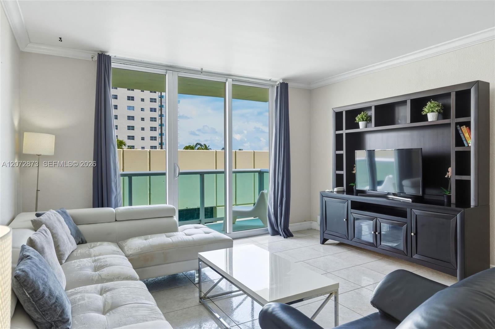 Photo of 3901 Ocean Dr  #3E, Hollywood, Florida, 33019 - 