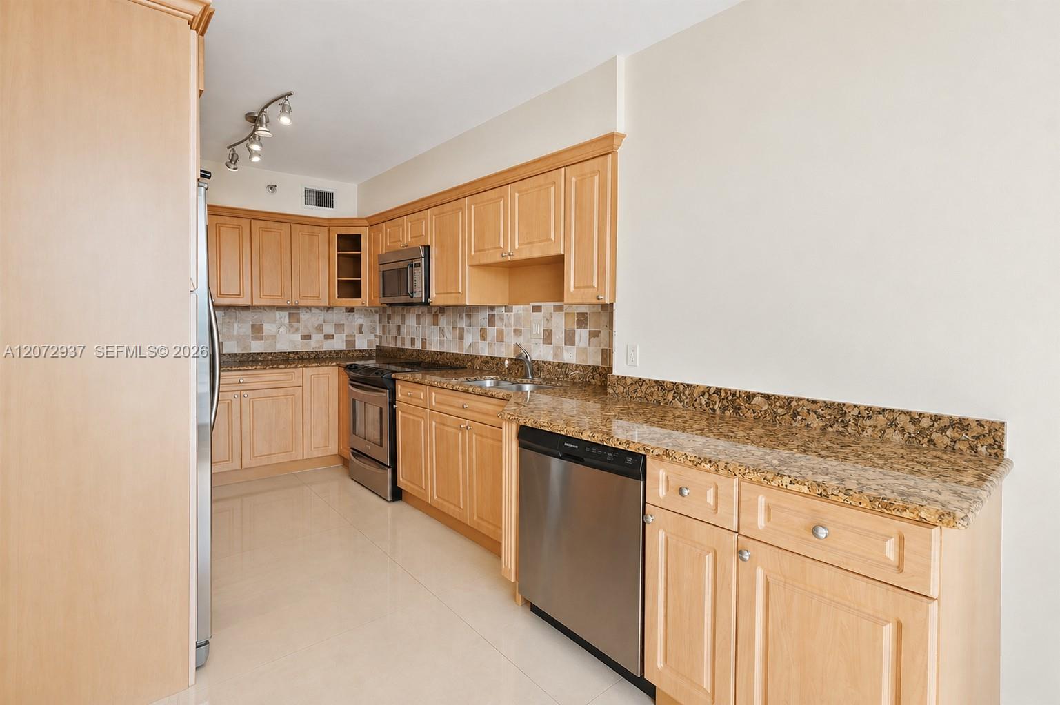 Photo 11 of 36TH CT