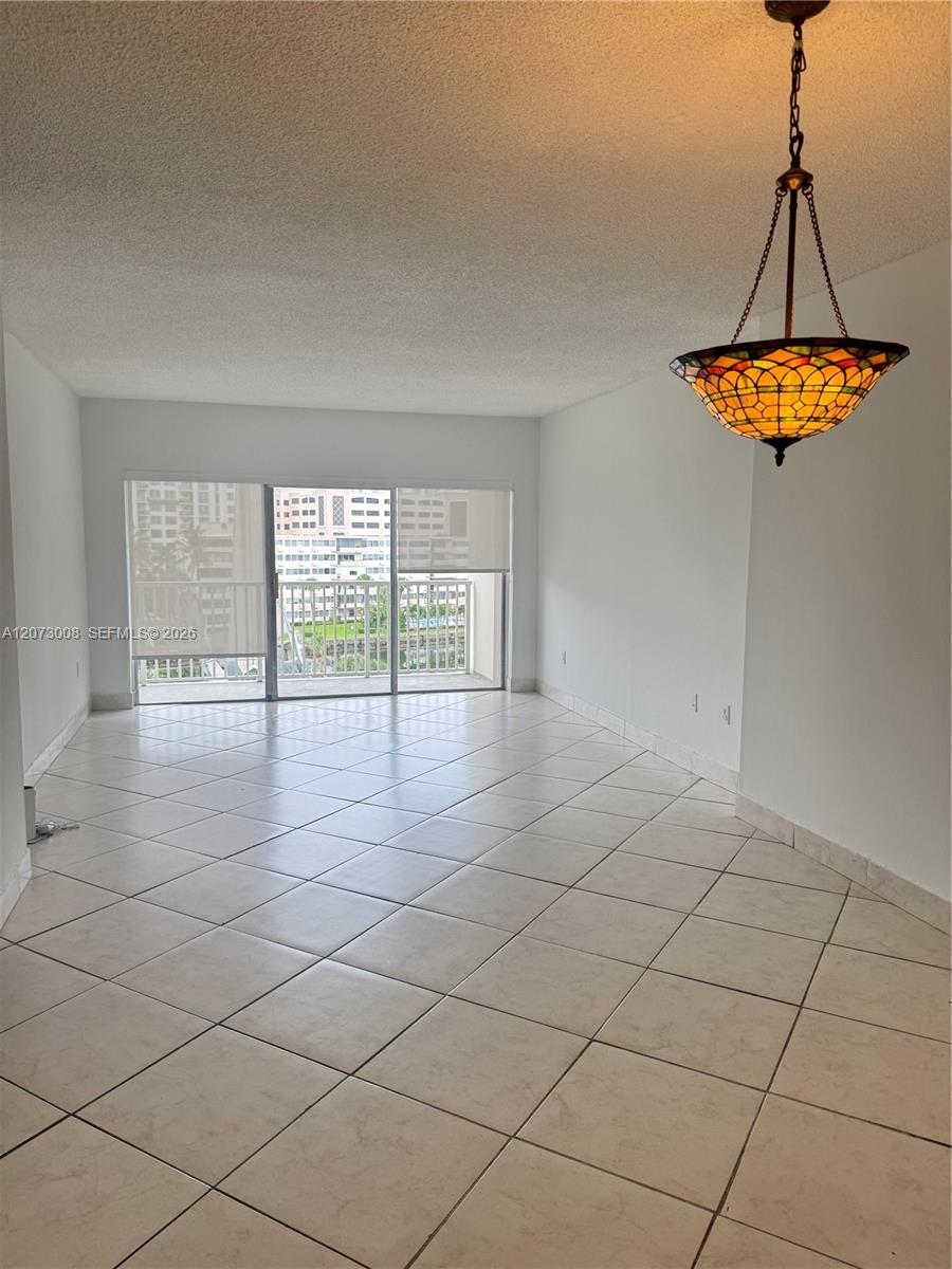501 1 / 2 762 sq. ft. $ 2026-08-28 0 Photo