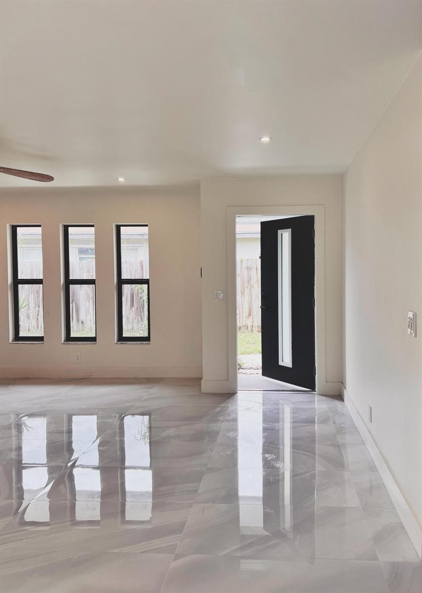 Ver detalles / 0 1820 sq. ft. $ 2026-09-07 0 foto