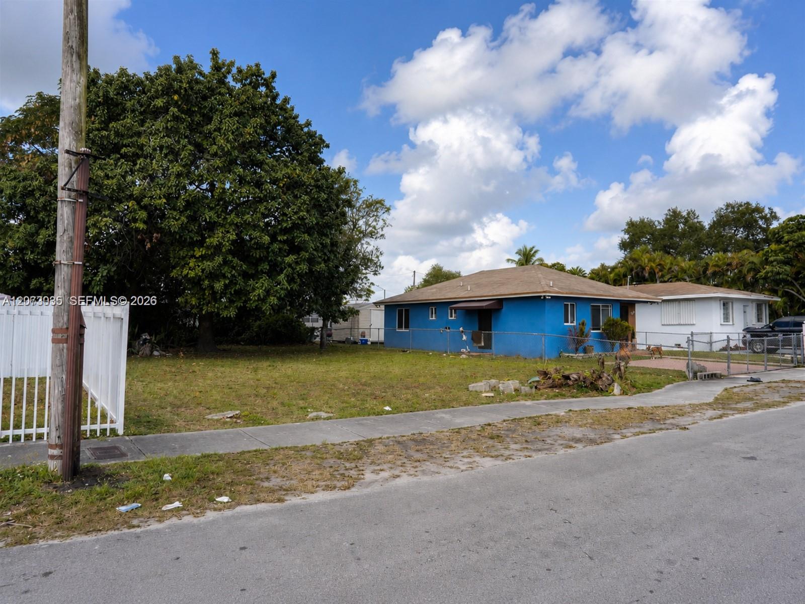   /   sq. ft. $ 2026-08-18 0 foto
