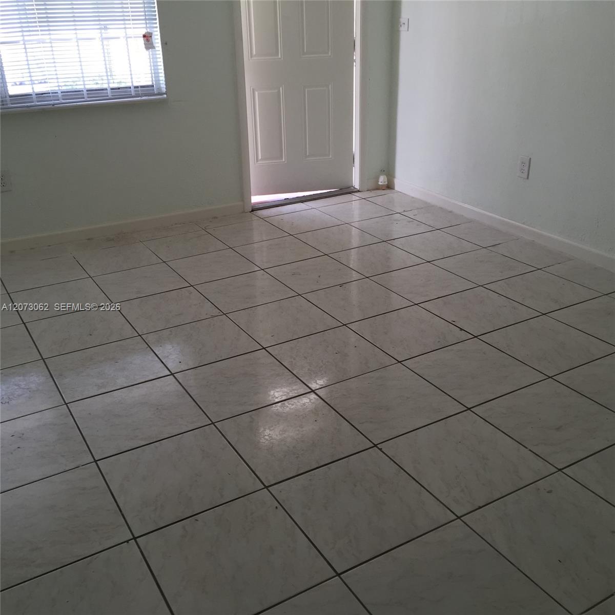   /  1904 sq. ft. $ 2026-08-18 0 foto