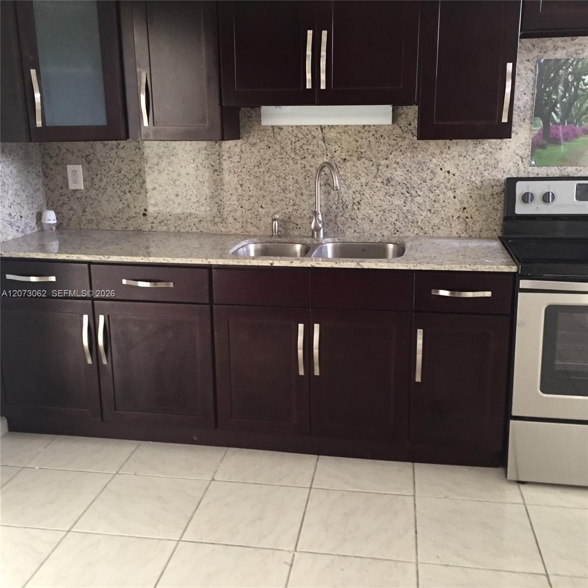   /  1904 sq. ft. $ 2026-08-18 0 foto
