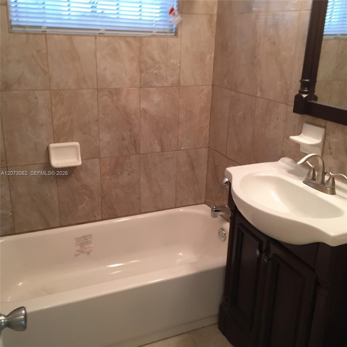   /  1904 sq. ft. $ 2026-08-18 0 foto
