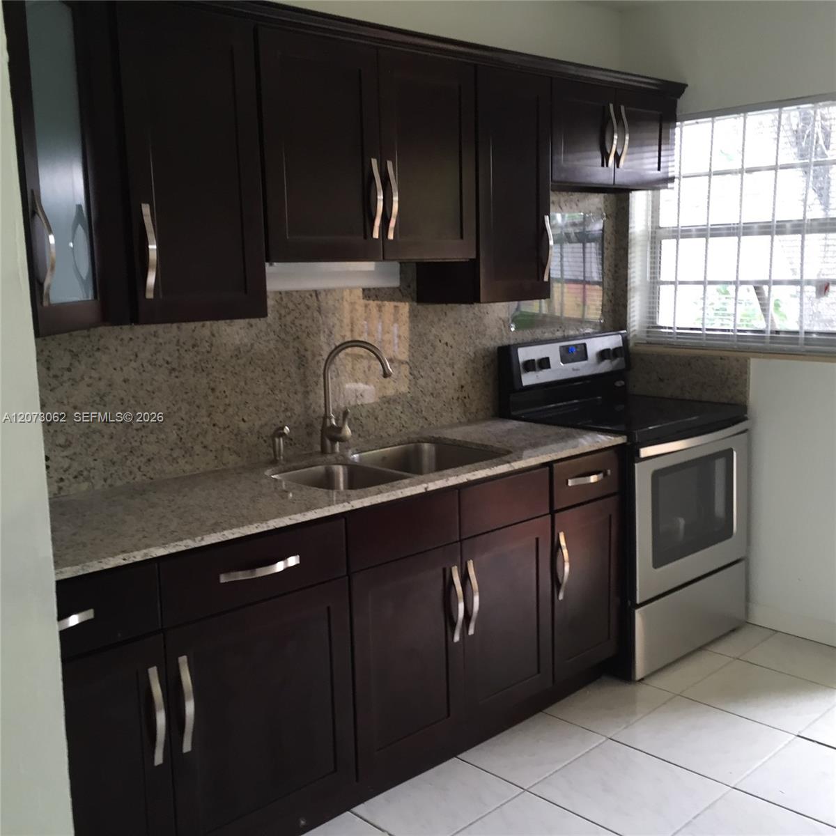   /  1904 sq. ft. $ 2026-08-18 0 foto