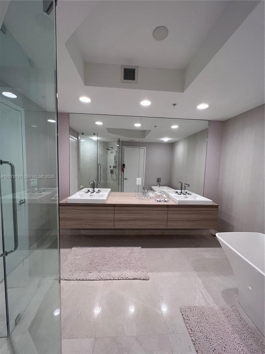Photo of 17301 Biscayne Blvd #1402, North Miami Beach, Florida, 33160 -