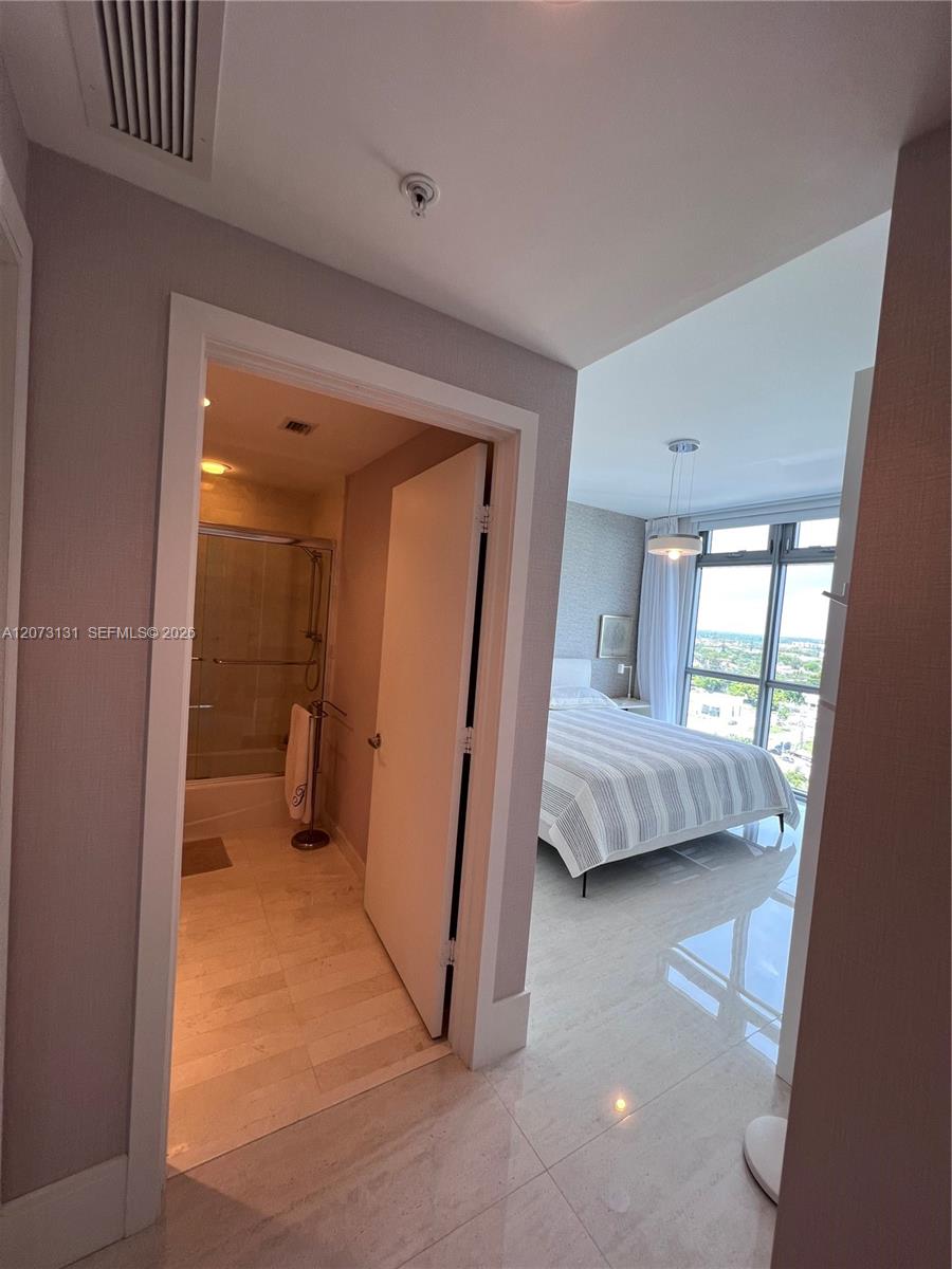 Photo of 17301 Biscayne Blvd #1402, North Miami Beach, Florida, 33160 -