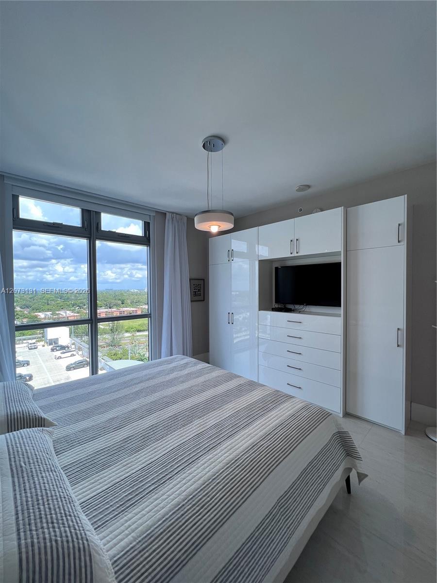 Photo of 17301 Biscayne Blvd #1402, North Miami Beach, Florida, 33160 -