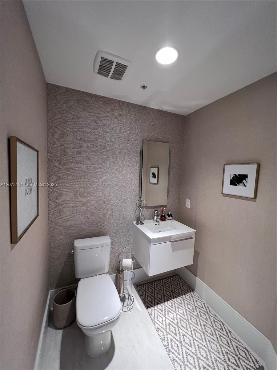 Photo of 17301 Biscayne Blvd #1402, North Miami Beach, Florida, 33160 -