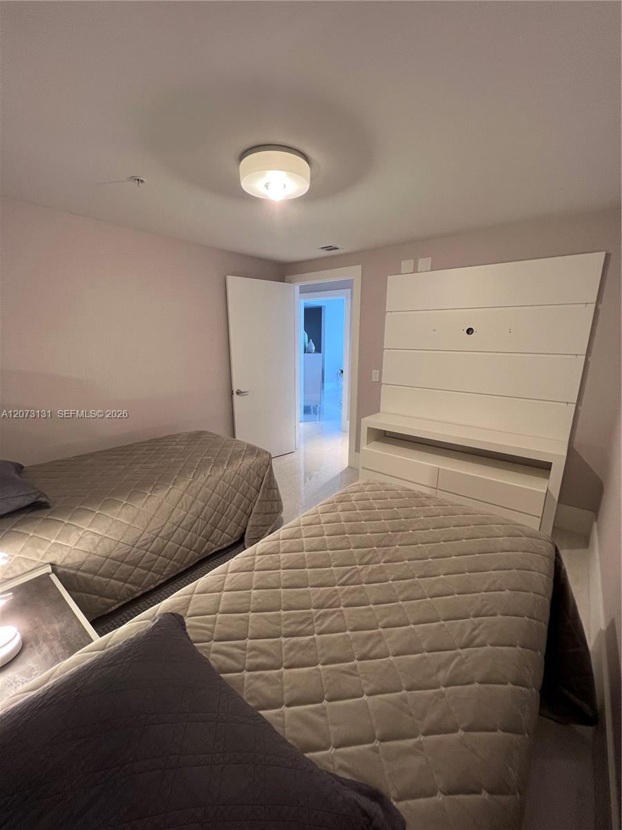 Photo of 17301 Biscayne Blvd #1402, North Miami Beach, Florida, 33160 -
