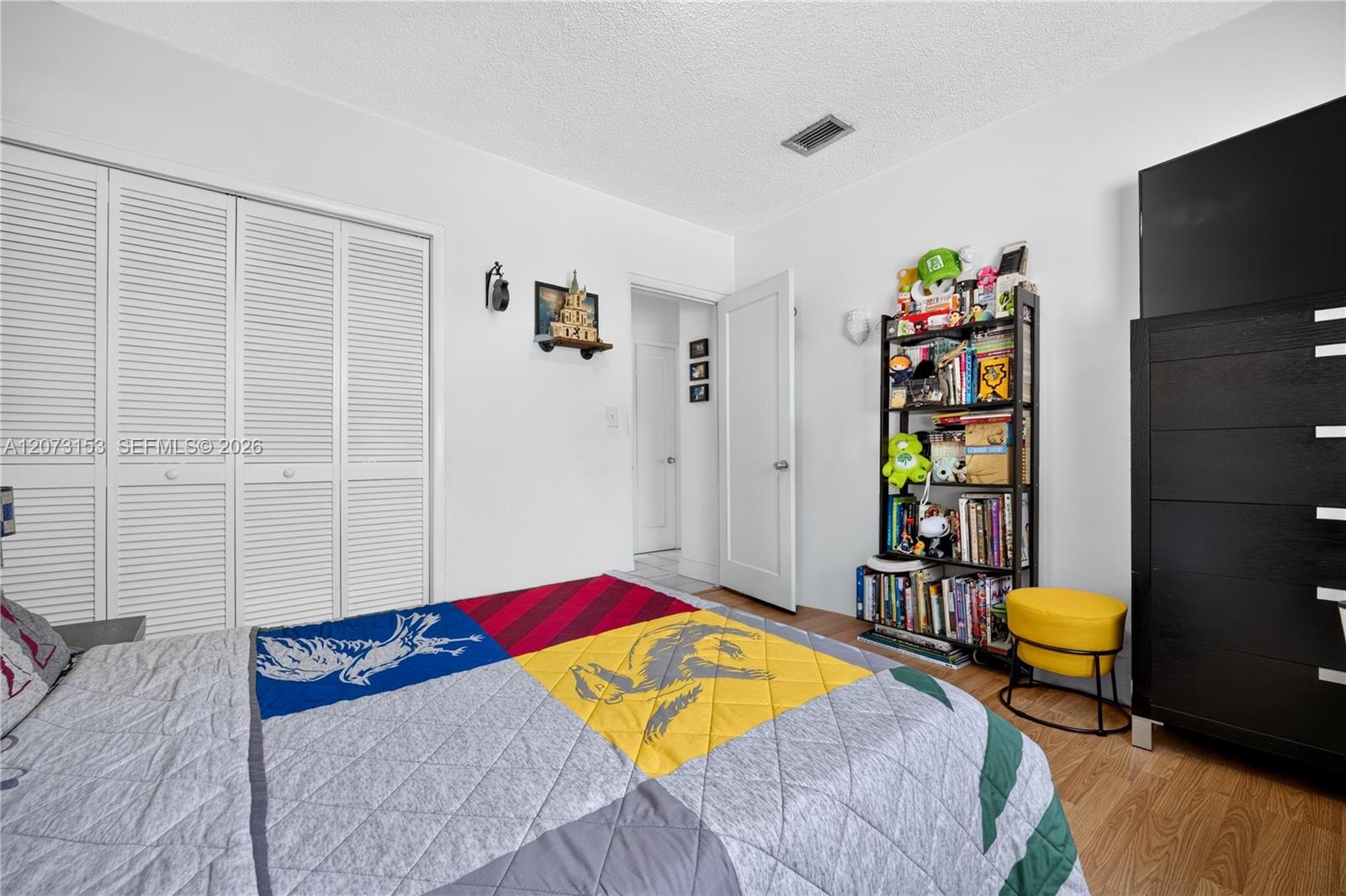 Ver detalles / 3304 sq. ft. $ 2026-08-18 0 foto