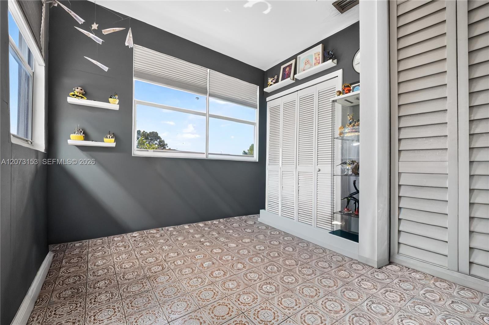 Ver detalles / 3304 sq. ft. $ 2026-08-18 0 foto