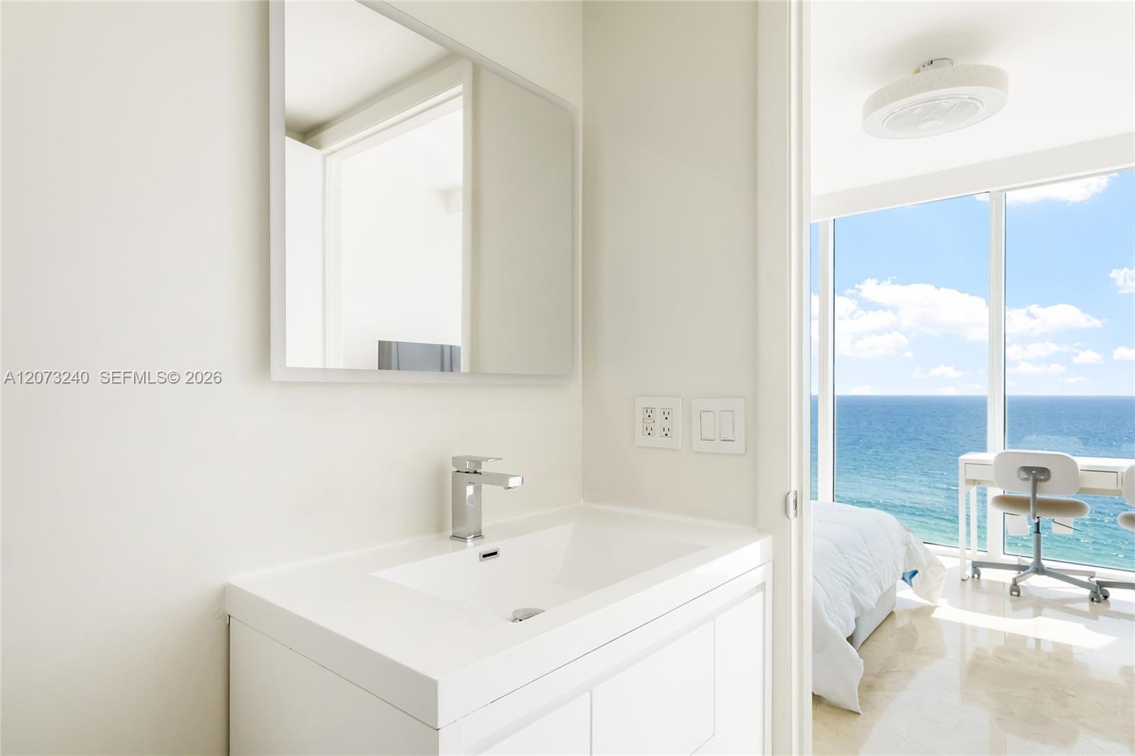 1702 2 / 3 2065 sq. ft. $ 2026-08-18 0 foto