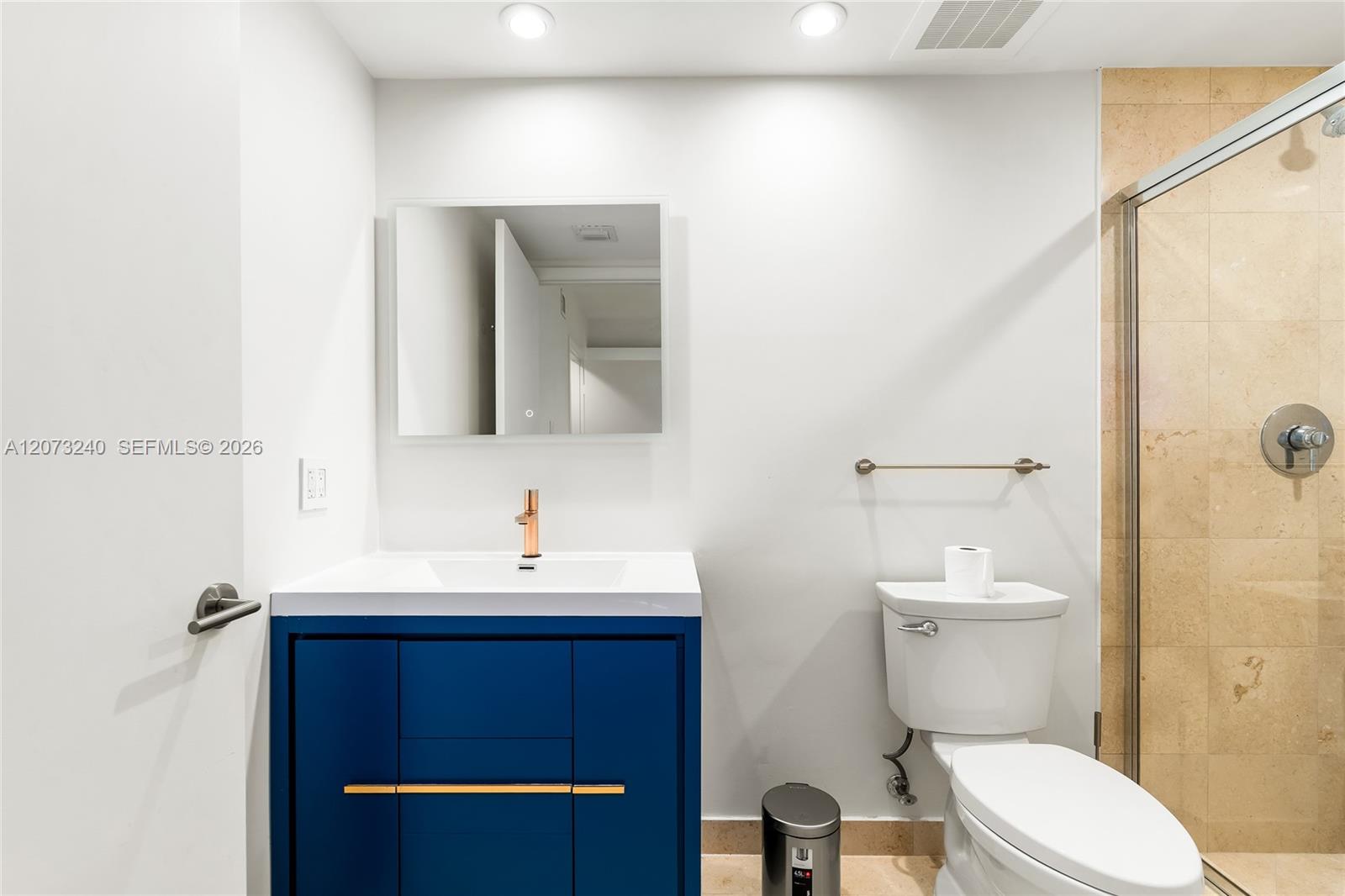 1702 2 / 3 2065 sq. ft. $ 2026-08-18 0 foto
