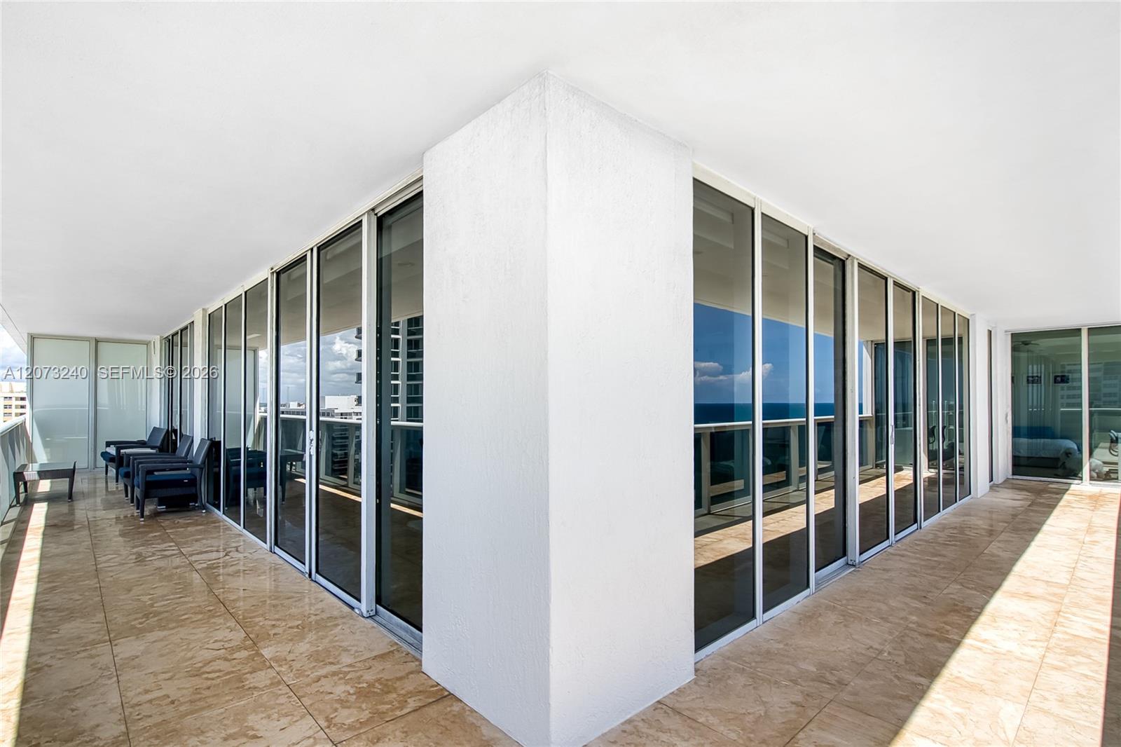 1702 2 / 3 2065 sq. ft. $ 2026-08-18 0 foto